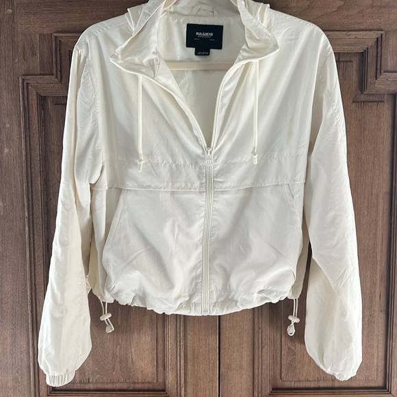 PULL & BEAR • Lightweight Cropped Zip Front Windbreaker Jacket w/hood • Size M - Picture 7 of 10